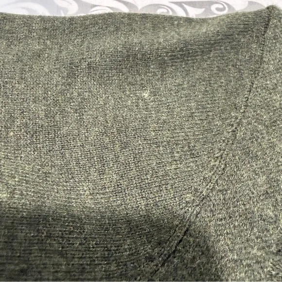 Hilary Radley Women’s Forest Green V-Neck Long Sleeve Knit Textured Sweater - Picture 11 of 11